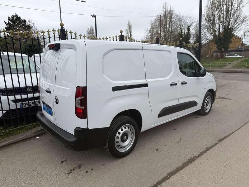 New Vauxhall Combo 130 HP (95 kW) 2026 Unknown MPV