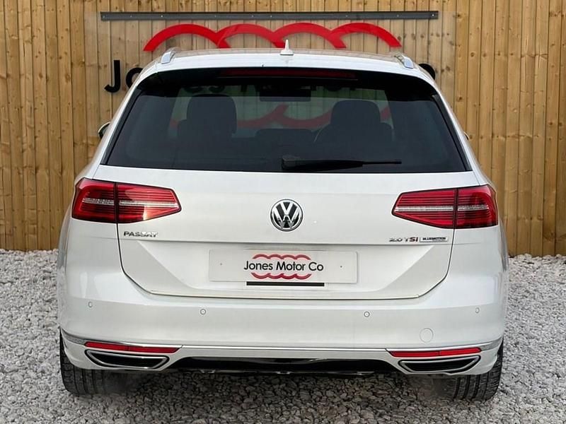 Used VW Passat R-line 220 HP (161 kW) 2017 White Estate