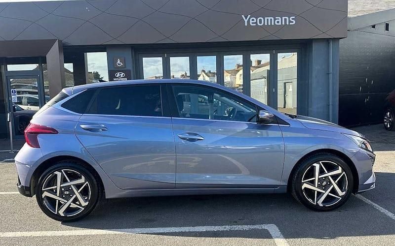 Used Hyundai i20 Premium 101 HP (74 kW) 2025 Blue Hatchback
