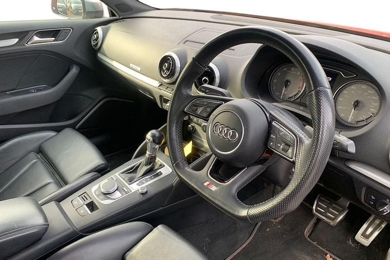 Usado Audi S3 Sportback Comfort 310 CV (228 kW) 2017 Rojo Utilitario