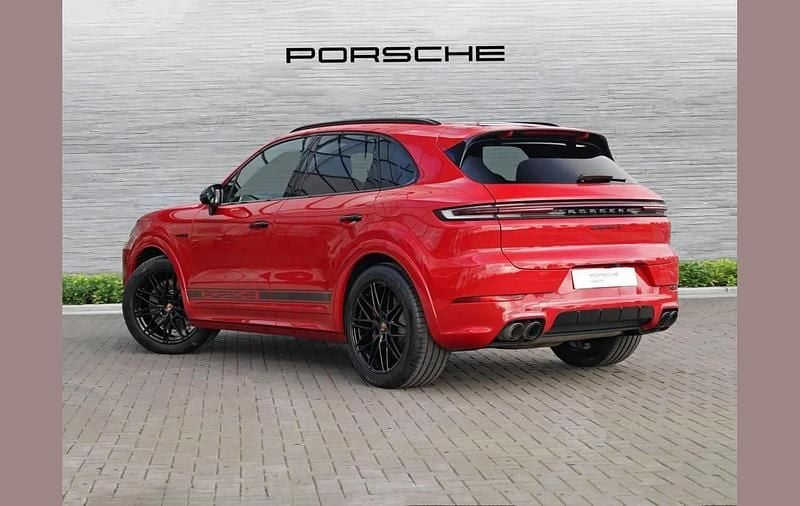 Used Porsche Cayenne S E-Hybrid Black Edition 512 HP (376 kW) 2025 Red SUV