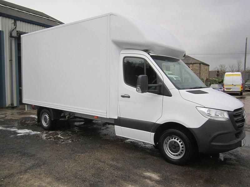 Used Mercedes Sprinter Progressive 163 HP (119 kW) 2022 White Van