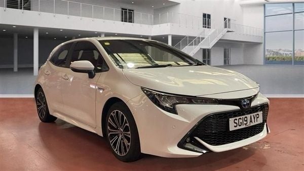 White Used 2019 Toyota Corolla Design Hatchback | £14,650 (Fair price) - Image 1/1