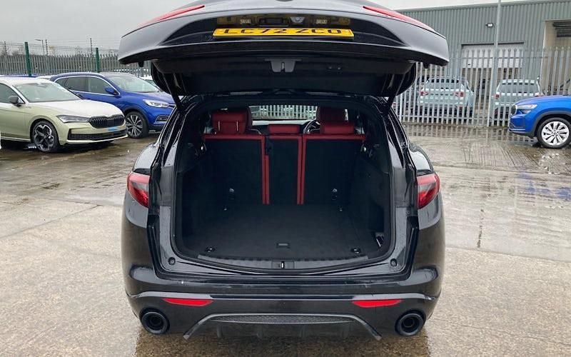 Used Alfa Romeo Stelvio Veloce 280 HP (205 kW) 2022 Black SUV