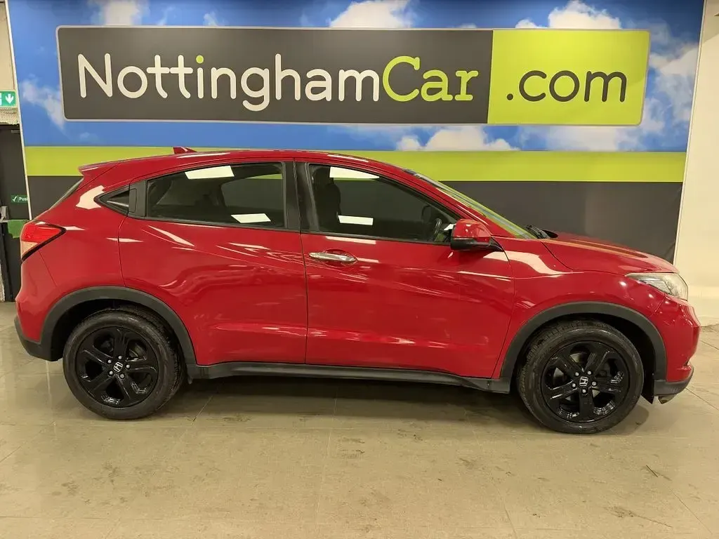 Used Honda HR-V SE 120 HP (88 kW) 2017 Red SUV