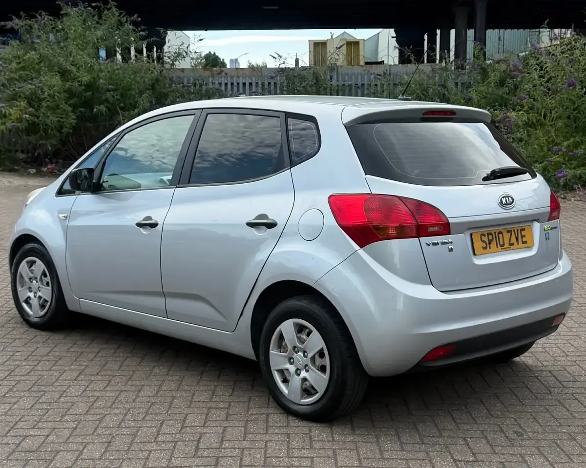 Used Kia Venga 2010 Silver Hatchback