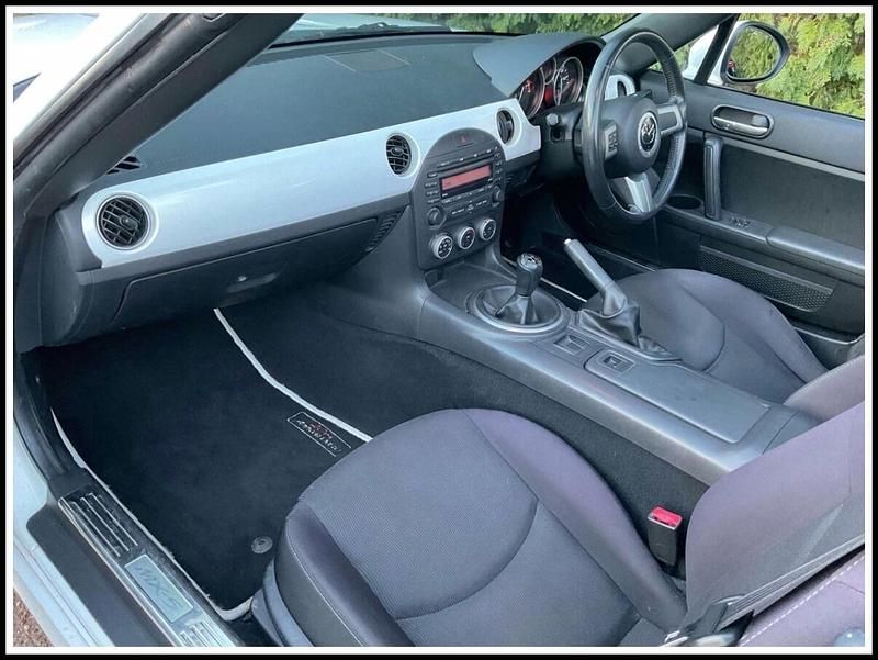 Used Mazda MX5 20th Anniversary 126 HP (92 kW) 2010 White Cabriolet