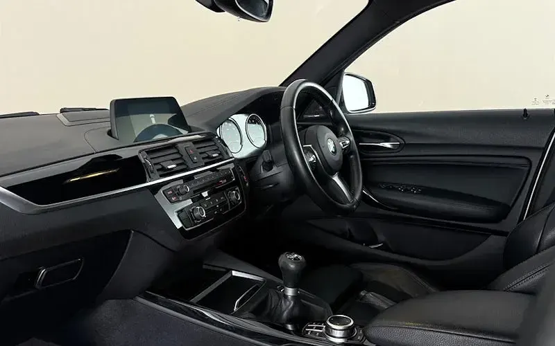 Used BMW 118 M Sport 136 HP (100 kW) 2019 White Hatchback
