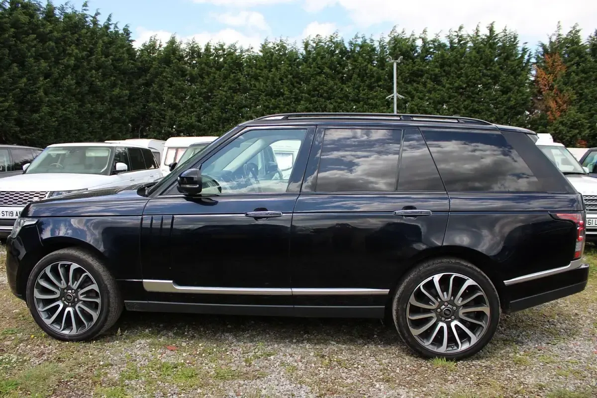 Used Land Rover Range Rover Autobiography 339 HP (249 kW) 2015 Black SUV