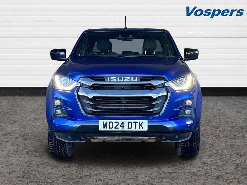 Used Isuzu D-Max 163 HP (119 kW) 2024 Blue Pickup