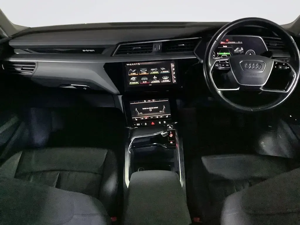 Używany Audi e-tron Advanced 230 kW (313 KM) 2020 Niebieski SUV