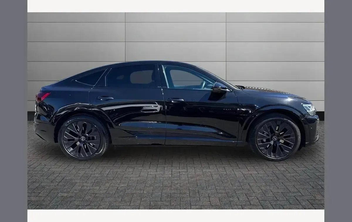 Usado Audi Q8 e-tron Black Edition 300 kW (408 HP) 2024 Preto SUV