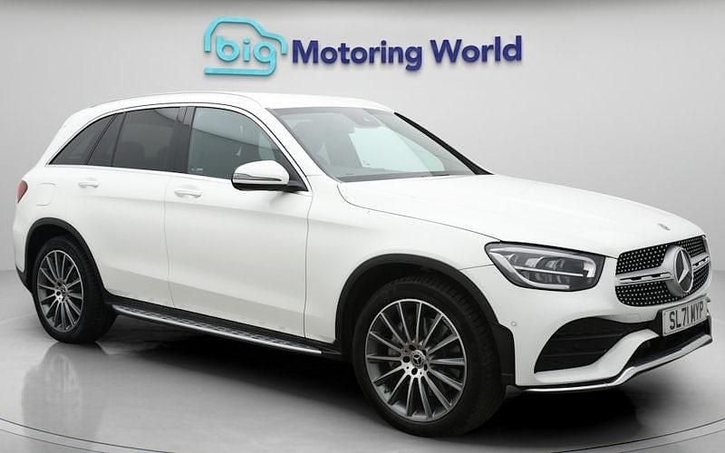 Used Mercedes GLC220 AMG line 194 HP (142 kW) 2022 White Estate