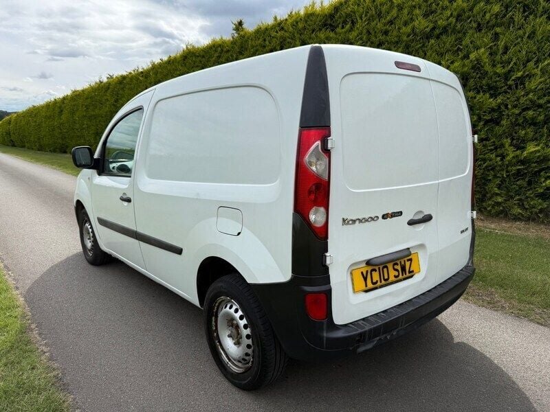 Used Renault Kangoo 2010 White MPV