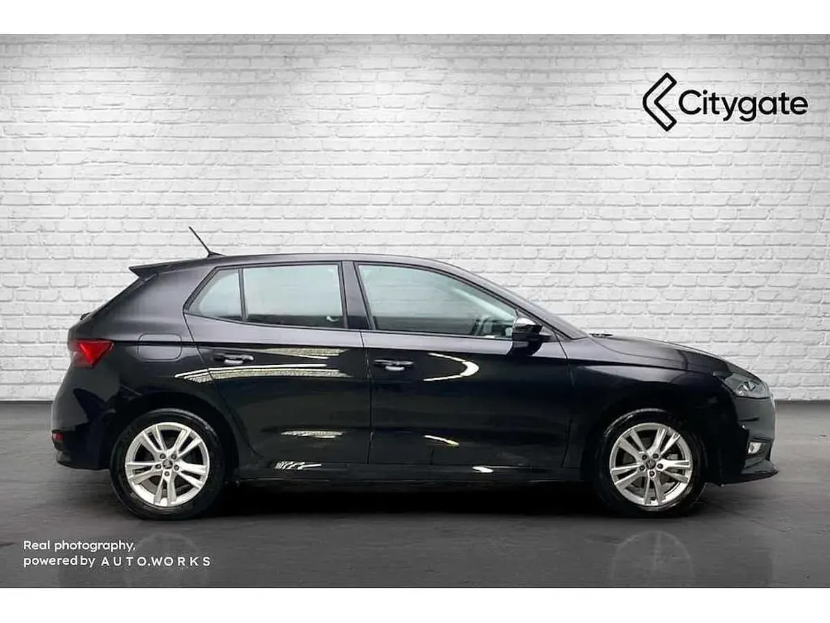 Used Skoda Fabia SE 85 HP (62 kW) 2025 Black magic pearl effect Hatchback