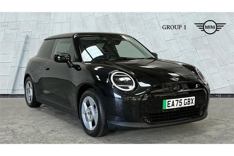 Black New 2025 Mini Cooper Classic Hatchback | £29,995 (Super price) - Image 1/4