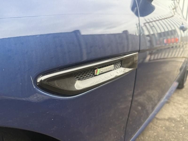 Used Jaguar XE R-Sport 180 HP (132 kW) 2015 Blue Sedan