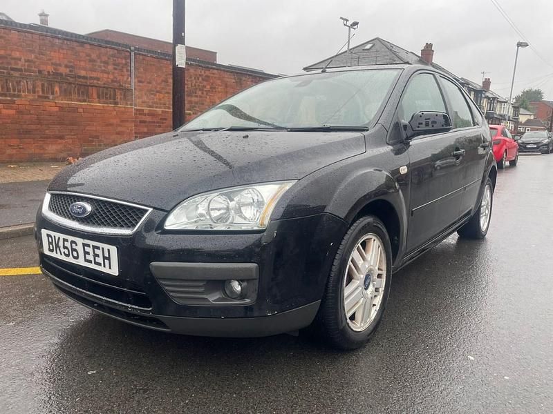 Black Used 2006 Ford Focus Ghia Hatchback | £695 (Good price) - Image 1/4
