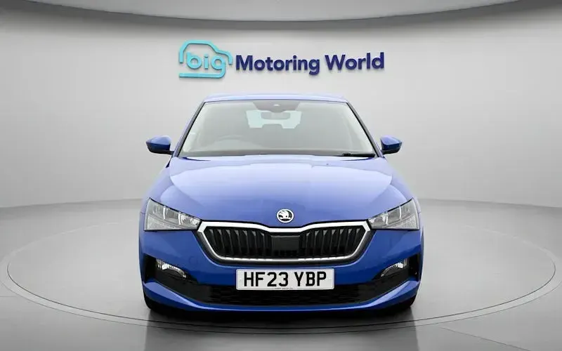 Usado Skoda Scala SE L 110 CV (80 kW) 2023 Azul Utilitario