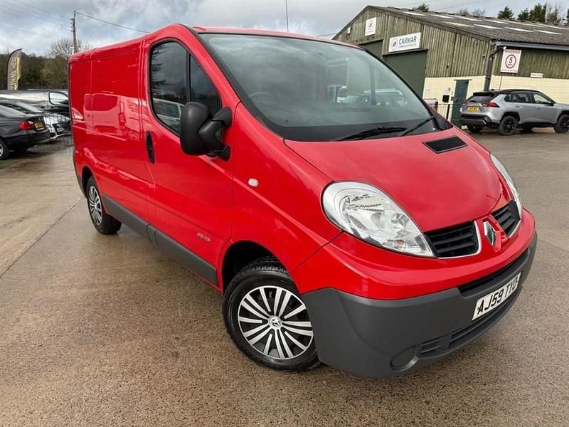 Used Renault Trafic 115 HP (84 kW) 2010 Red MPV