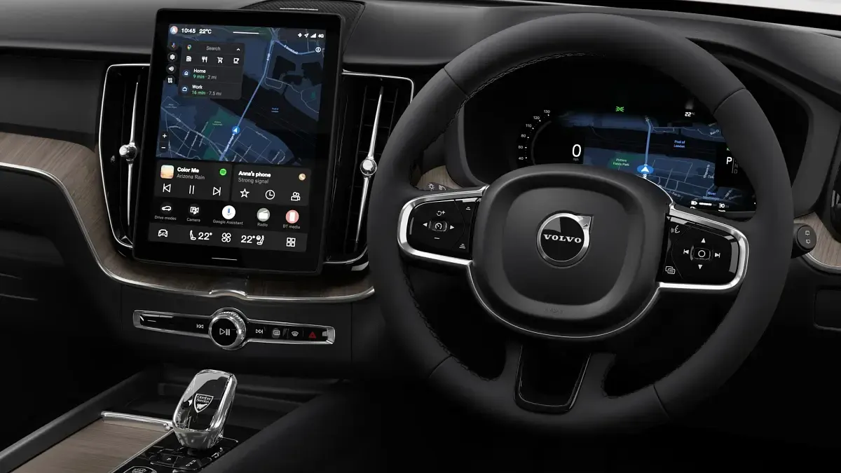 New Volvo XC60 Plus 2026 Mulberry red SUV
