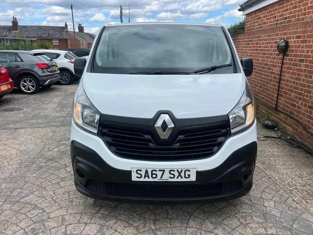 Used Renault Trafic Business 2017 White MPV