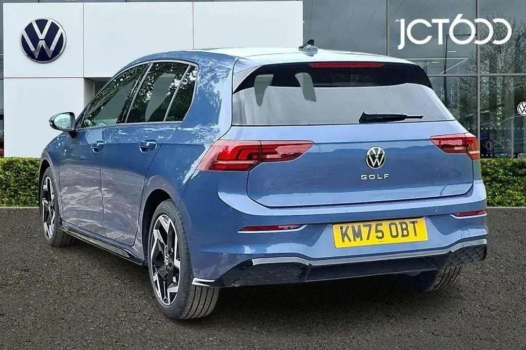 Used VW Golf VIII R-line 150 HP (110 kW) 2025 Blue Hatchback