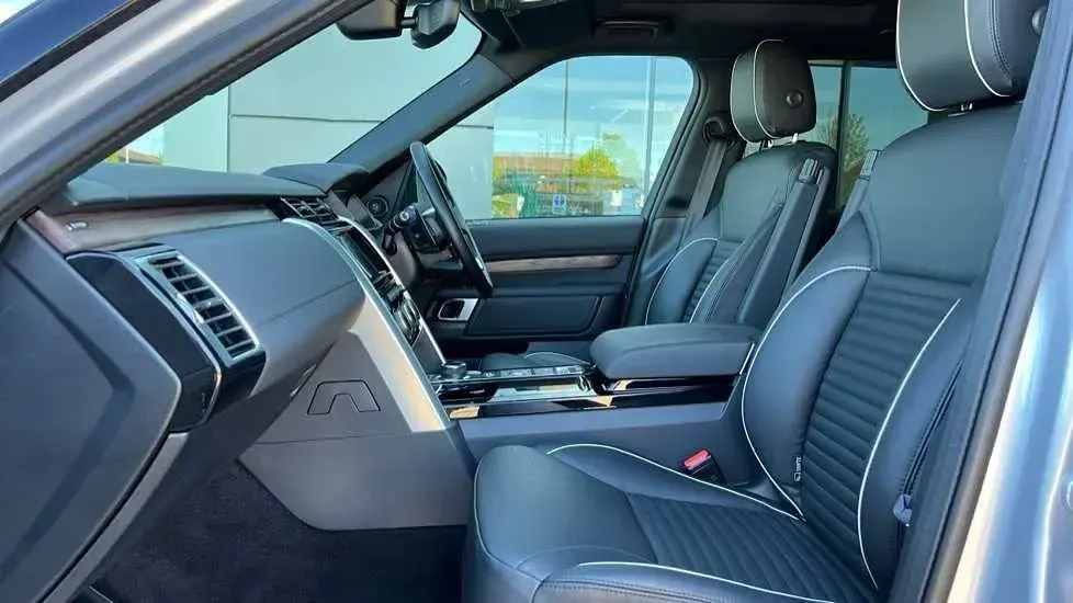 Usado Land Rover Discovery 5 HSE 306 CV (225 kW) 2020 Plateado SUV