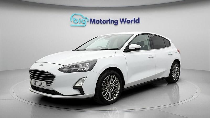 Used Ford Focus Titanium X 155 HP (114 kW) 2021 White Hatchback