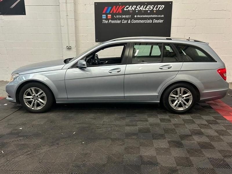 Used Mercedes C220 Executive 170 HP (125 kW) 2012 Silver Estate