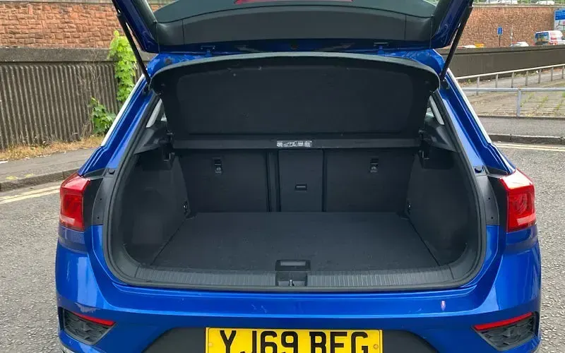 Used VW T-Roc SE 150 HP (110 kW) 2020 Blue SUV