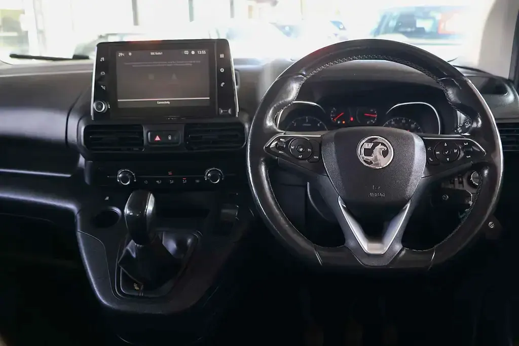 Used Vauxhall Combo S 100 HP (73 kW) 2018 Grey MPV