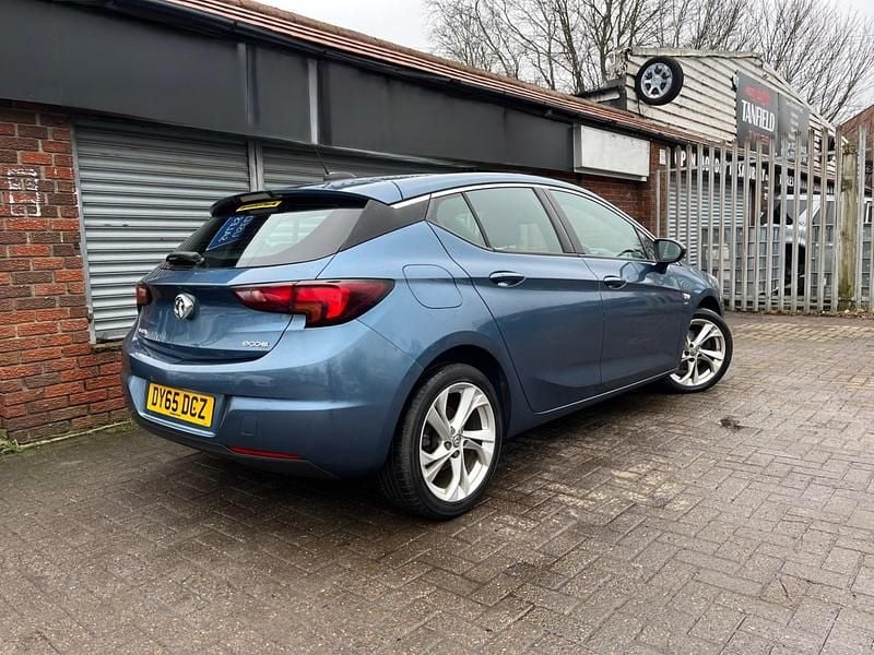 Used Vauxhall Astra SRi 105 HP (77 kW) 2016 Blue Hatchback