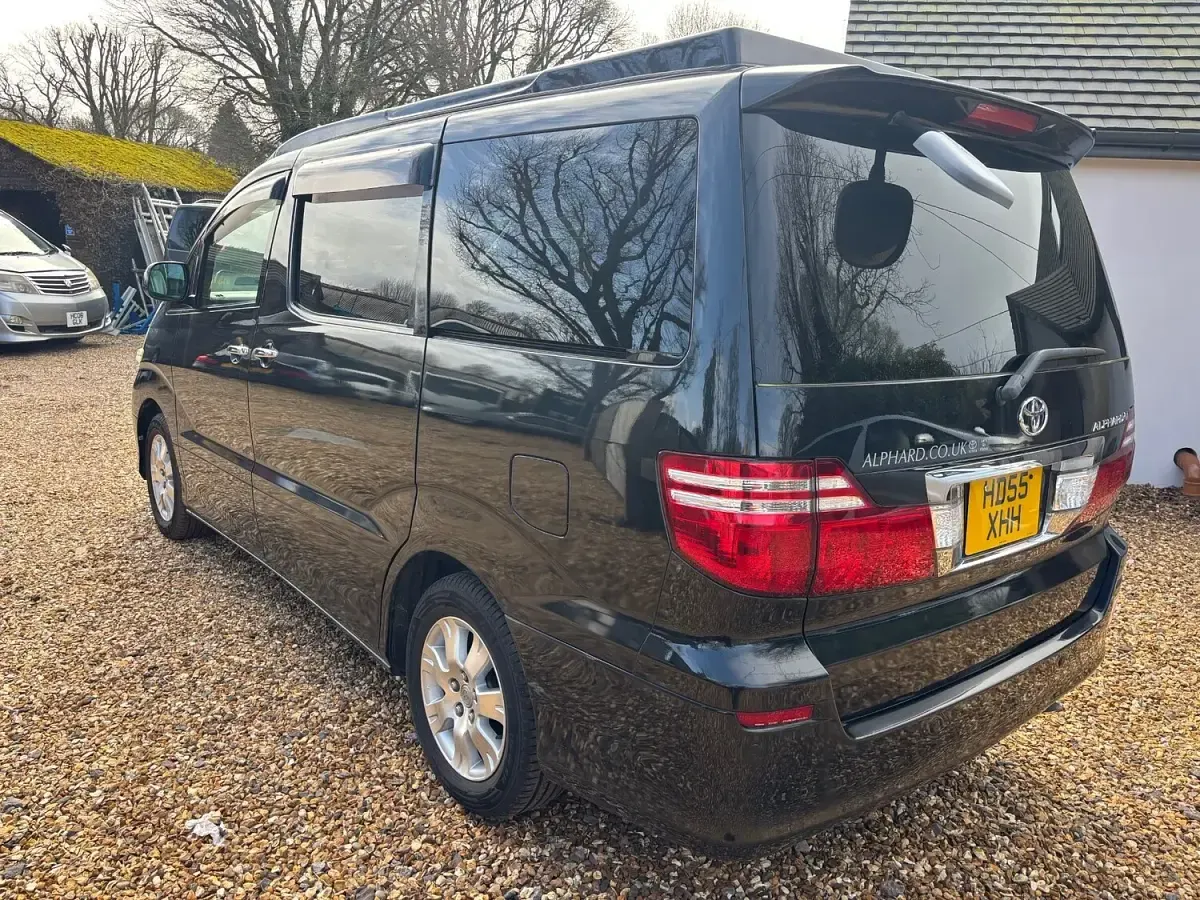 Used Toyota Alphard 159 HP (116 kW) 2006 Black MPV
