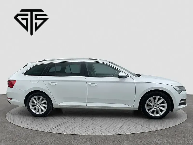 Used Skoda Superb SE Technology 150 HP (110 kW) 2020 White Estate