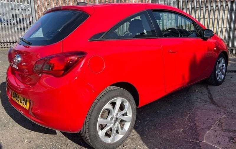 Used Vauxhall Corsa 70 HP (51 kW) 2015 Red Hatchback