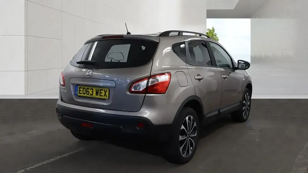 Used Nissan Qashqai 360º 2013 Beige SUV