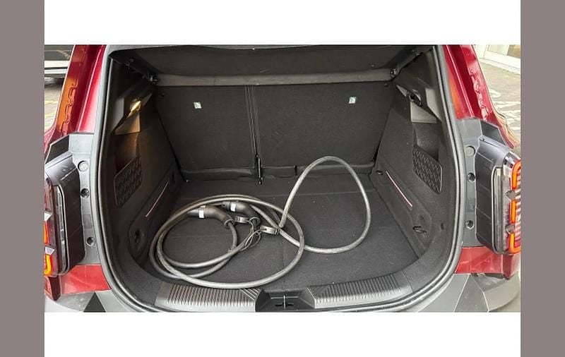 Used Renault R4 Komfort 150 HP (110 kW) 2025 Red SUV