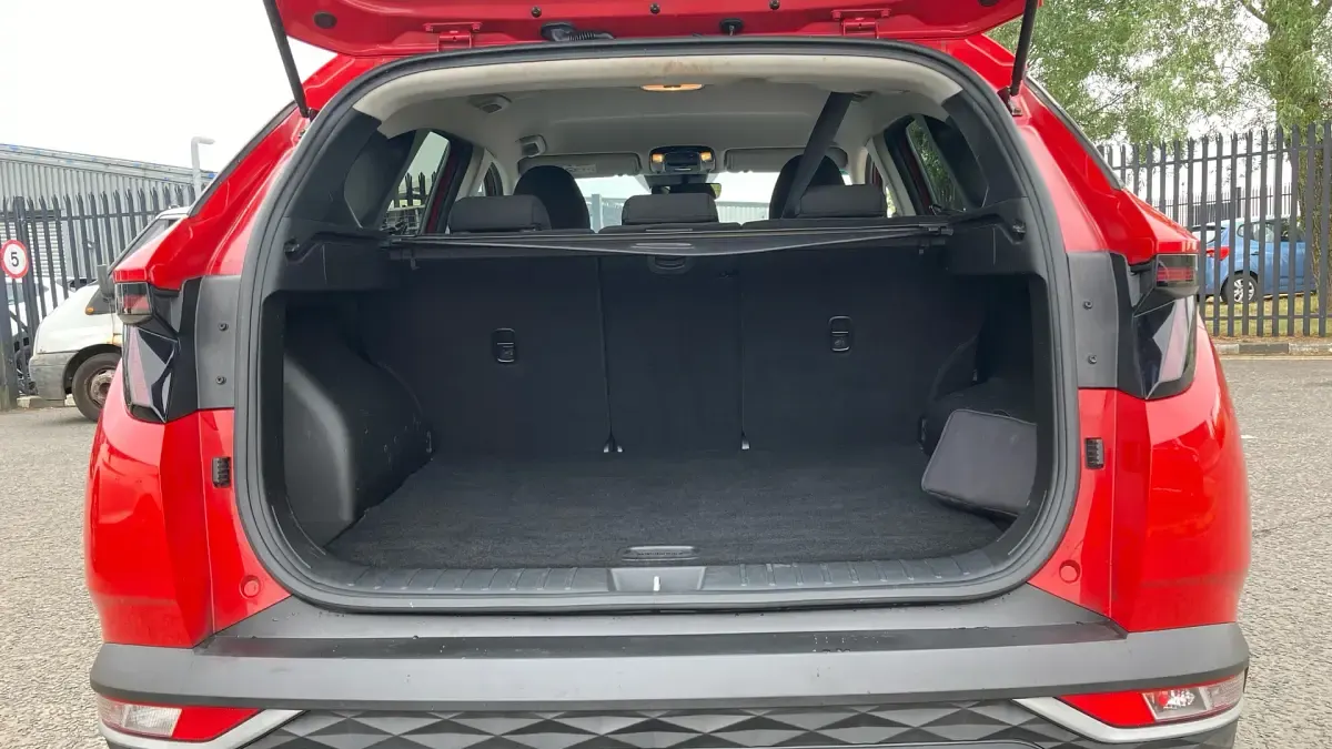 Used Hyundai Tucson SE 150 HP (110 kW) 2022 Red SUV