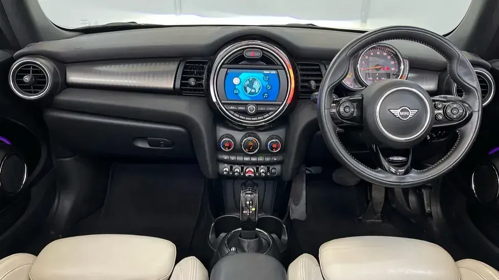 Usado Mini Cooper Exclusive 134 HP (98 kW) 2019 Preto Citadino