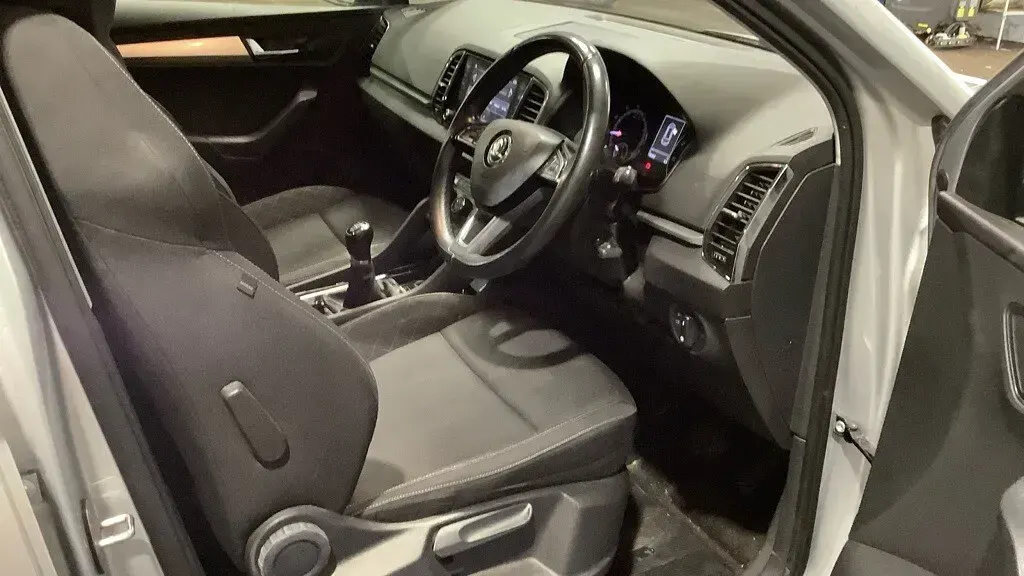 Used Skoda Karoq SE 115 HP (84 kW) 2018 Silver SUV