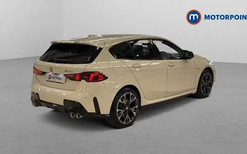 Usado BMW M135 300 CV (220 kW) 2025 Blanco Utilitario