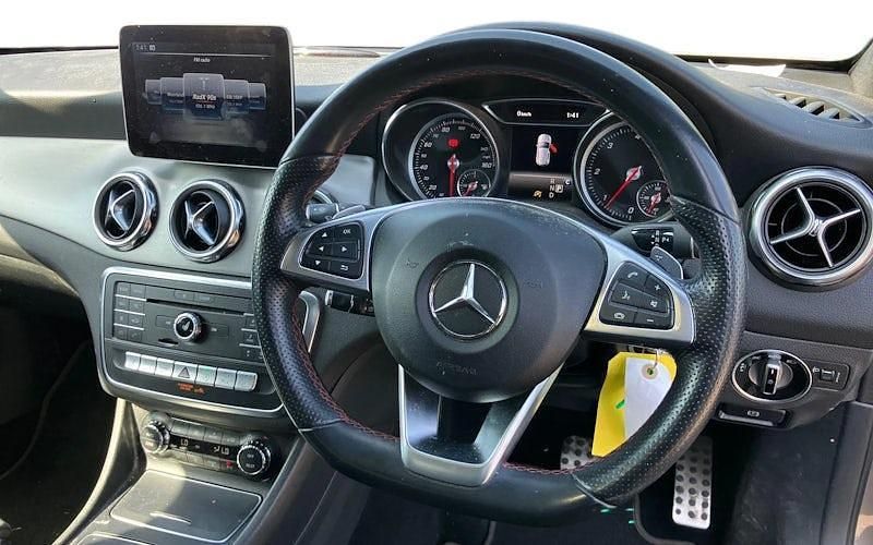 Used Mercedes GLA200 Active 136 HP (100 kW) 2018 Grey SUV