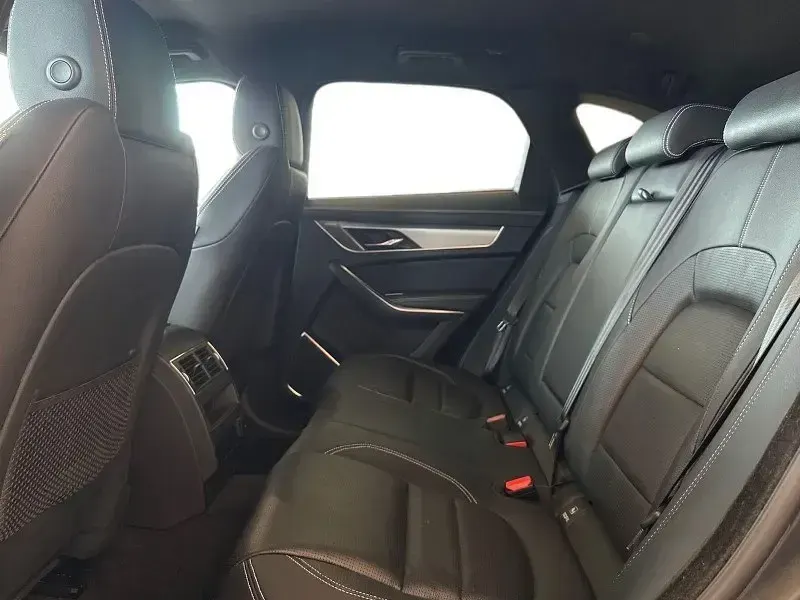 Usado Jaguar F-Pace R-Dynamic 398 HP (292 kW) 2023 Preto SUV