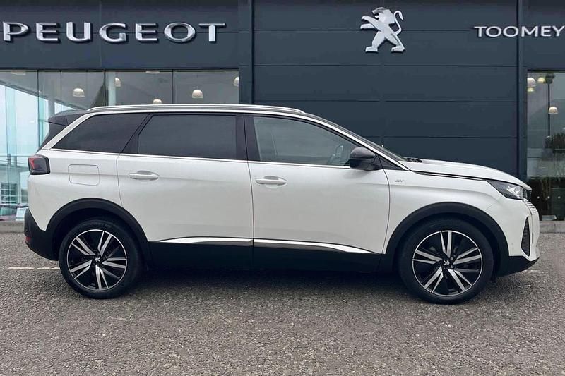 White Used 2022 Peugeot 5008 Premium MPV | £25,495 (A bit pricey) - Image 1/4