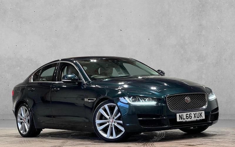 Begagnad Jaguar XE Portfolio 179 HK (131 kW) 2019 Sedan