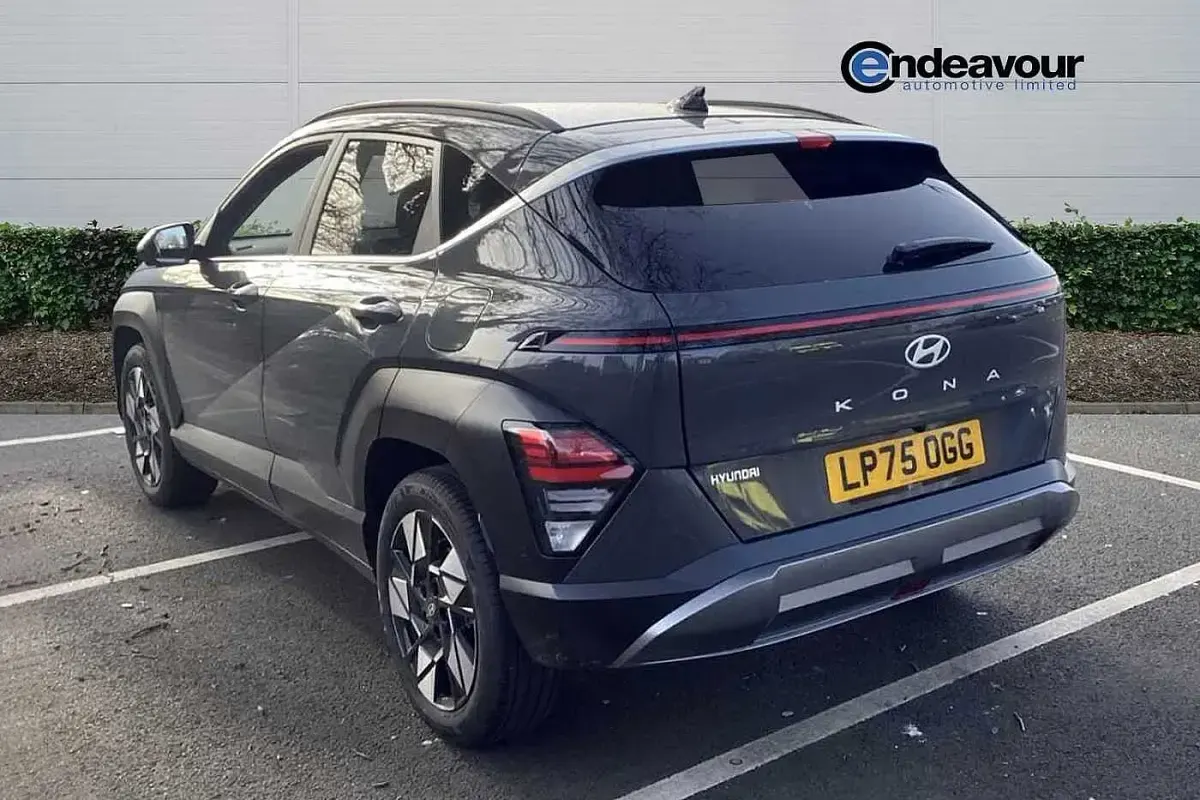 Usado Hyundai Kona Ultimate 137 CV (100 kW) 2026 Gris SUV