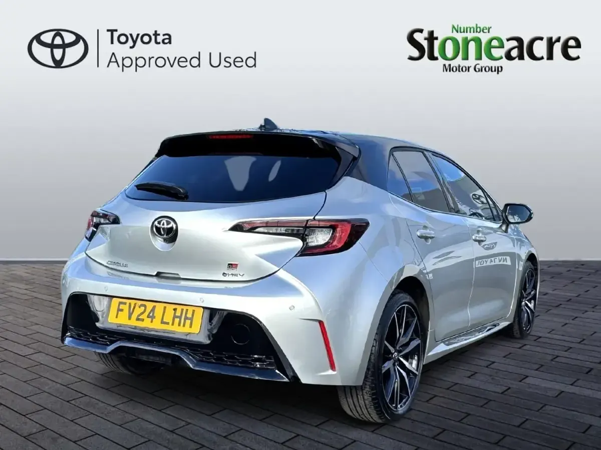 Usado Toyota Corolla Sport 196 CV (144 kW) 2024 Plateado Utilitario