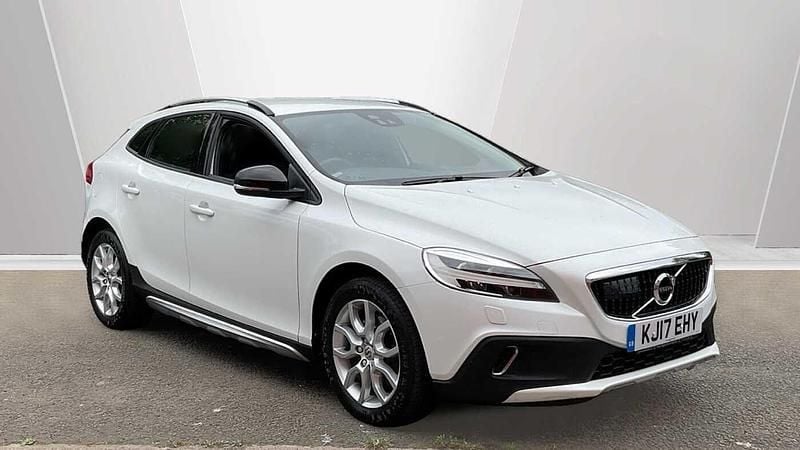 Used 2018 Volvo V40 CC Estate | £12,000 (Fair price) - Image 1/3