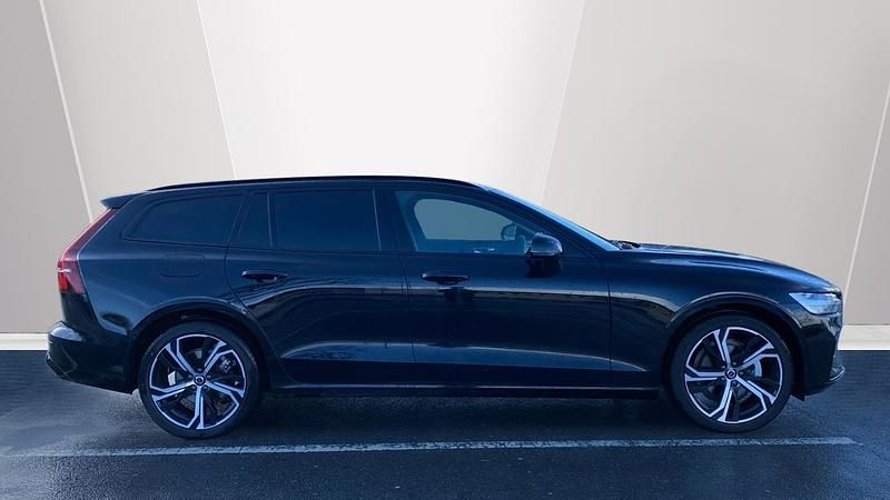 New Volvo V60 Plus 197 HP (144 kW) 2025 Estate